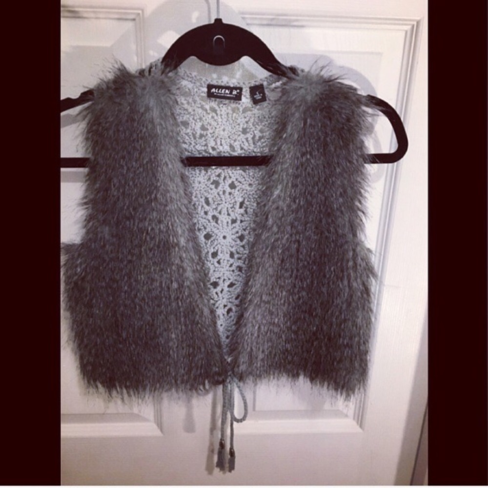 🙌🔥Allen Schwartz Gray Faux Fur & Crochet Vest S